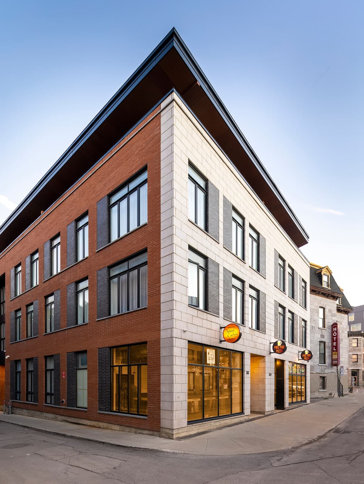 Avenue Joly exterior, brick corner