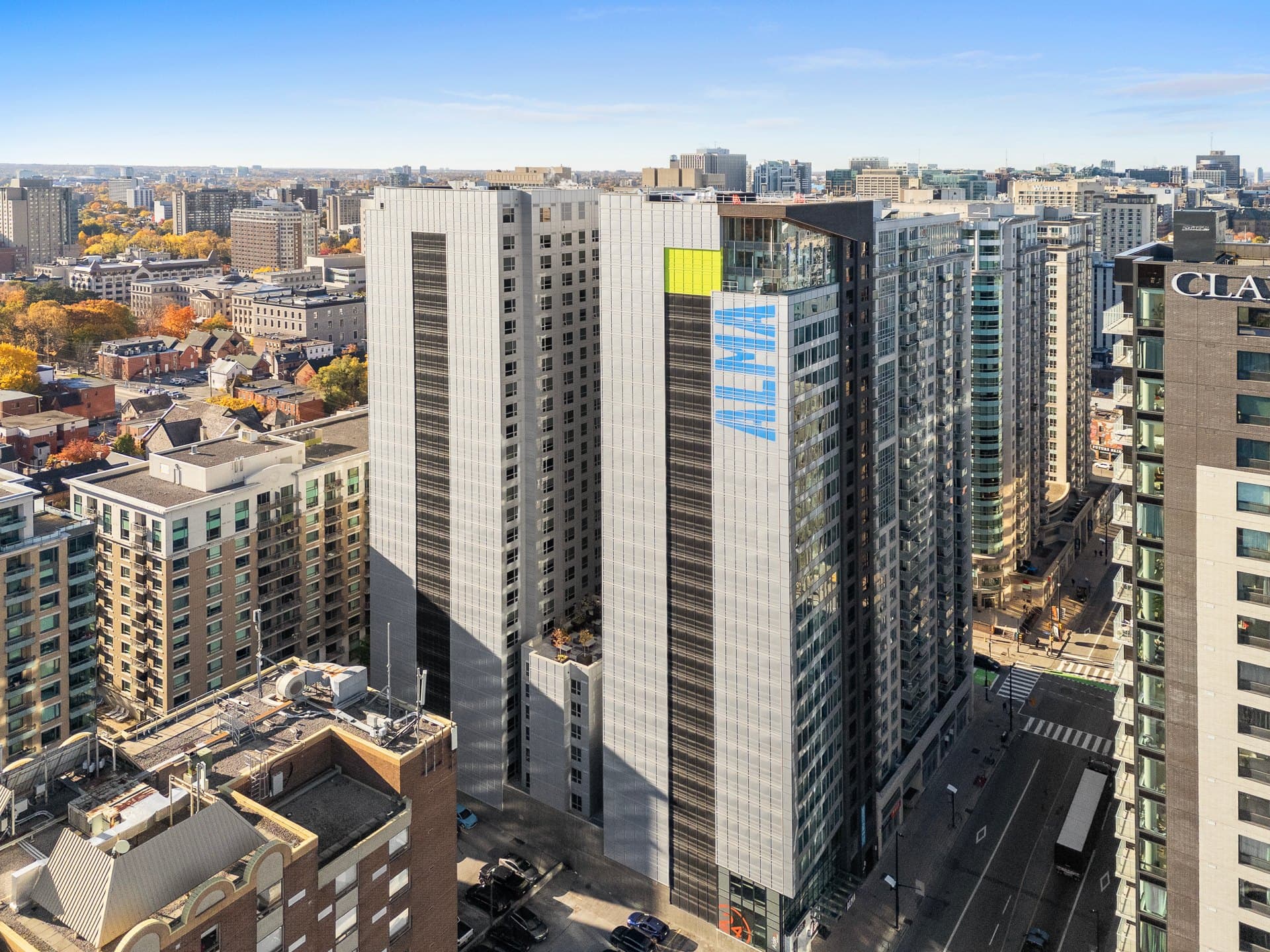ALMA ByWard Market tower from above, Rideau Street, with the ALMA sign