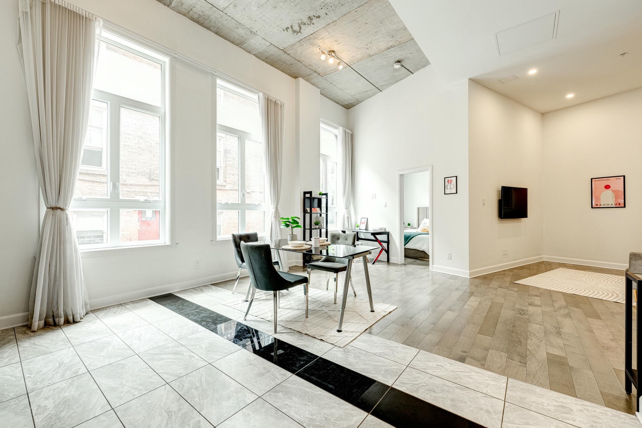 2011-Av.-Joly-Montreal-Unit